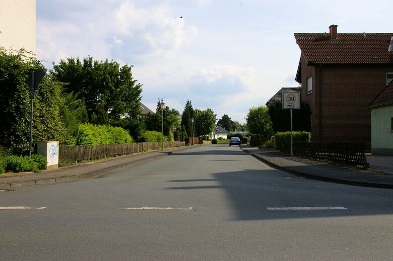 Max-Planck-Straße von der Menzelstraße aus